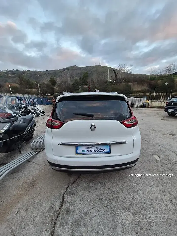 Usata Renault Scénic 110 CV (80 kW) 2017 Nero Monovolume