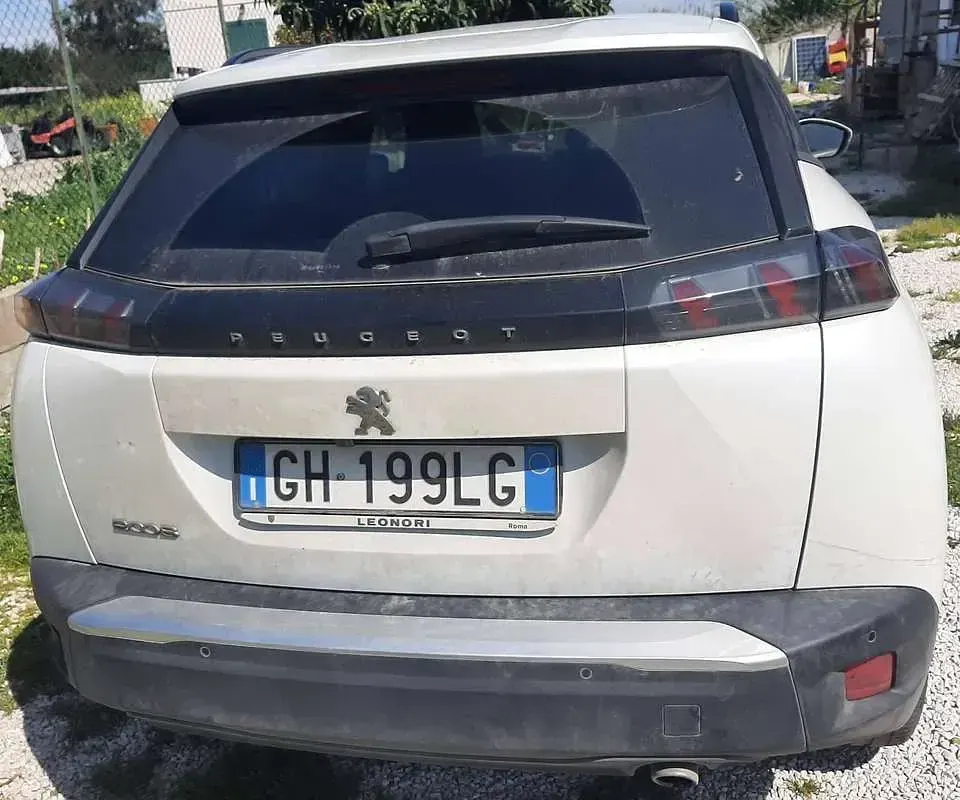 Usata Peugeot 2008 Allure 131 CV (96 kW) 2021 Bianco SUV