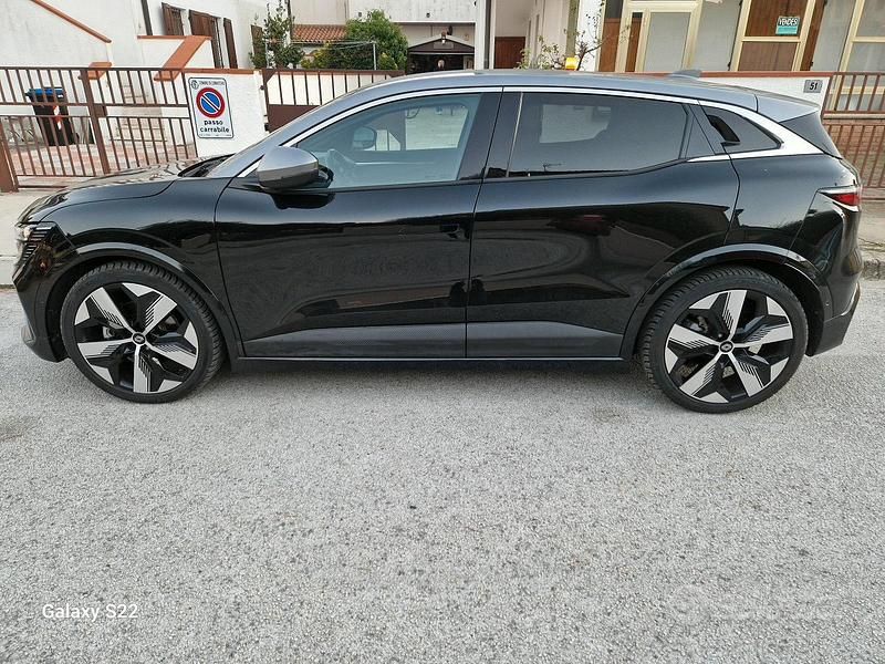 Nero Usata 2023 Renault Megane E-Tech Monovolume | 23.800 € - Immagine 1/4