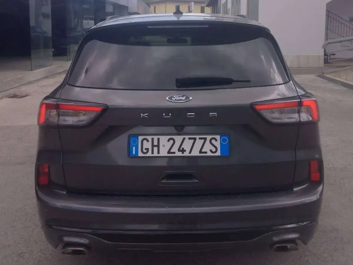 Usata Ford Kuga ST-Line 120 CV (88 kW) 2022 Grigio SUV