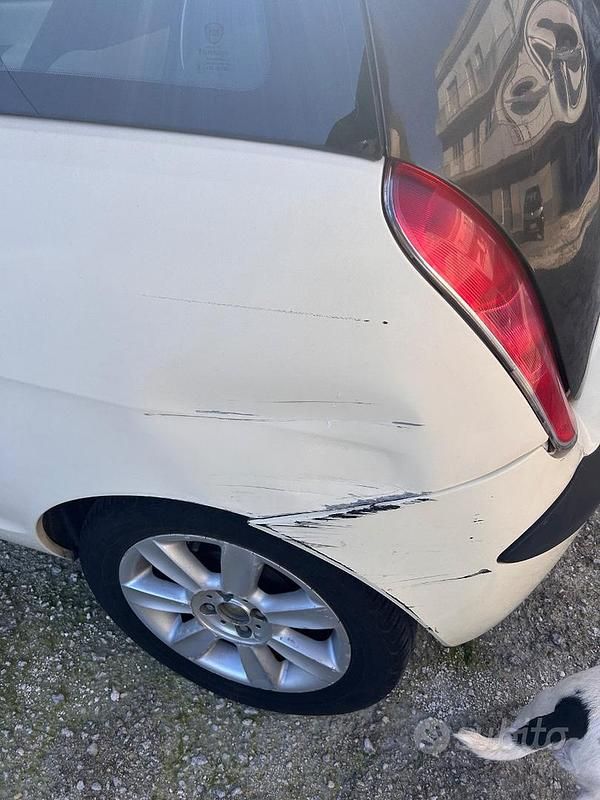 Usata Lancia Ypsilon 69 CV (50 kW) 2005 Marrone Utilitaria