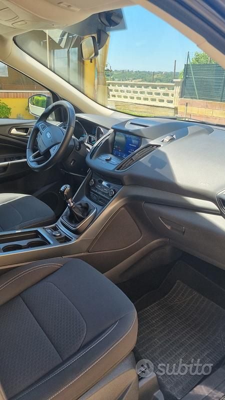 Usata Ford Kuga 120 CV (88 kW) 2019 Nero SUV