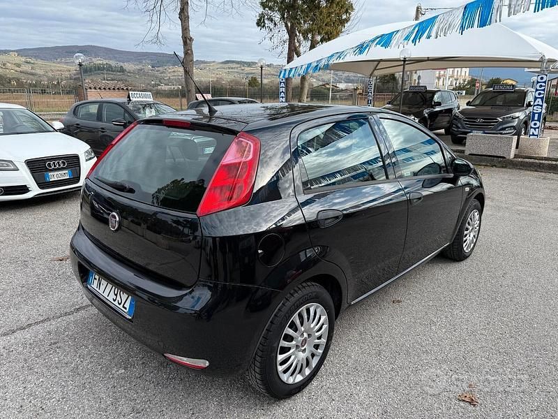 Usata Fiat Punto 77 CV (56 kW) 2018 Nero Berlina
