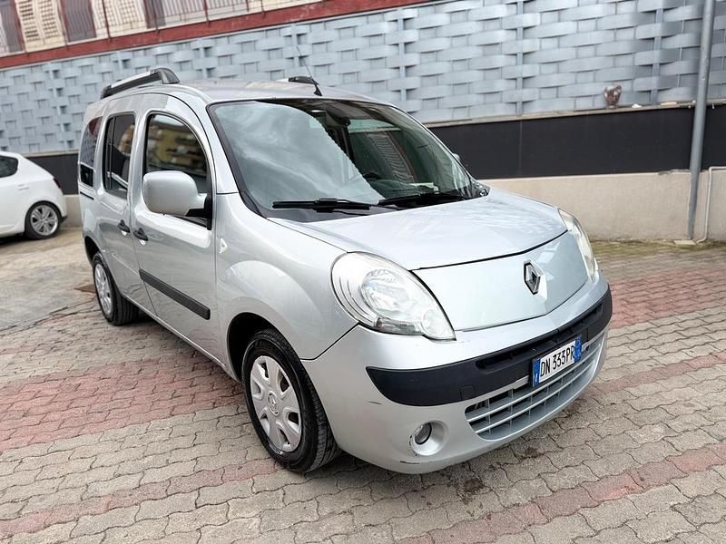 Usata Renault Kangoo Dynamique 106 CV (77 kW) 2008 Argento Monovolume