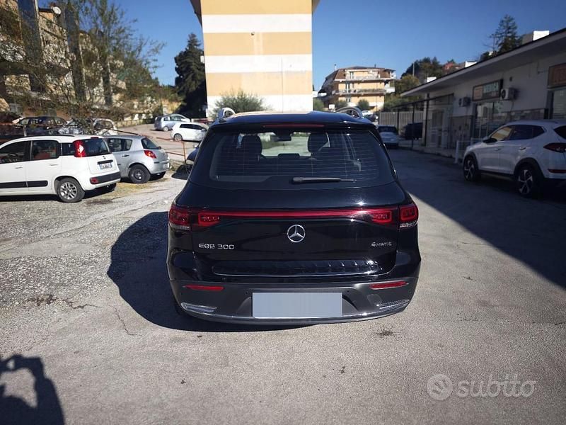 Usata Mercedes EQB300 167 kW (228 CV) 2022 Nero SUV
