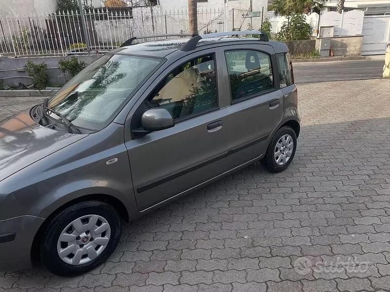 Usata Fiat Panda Dynamic 69 CV (50 kW) 2010 Grigio Utilitaria