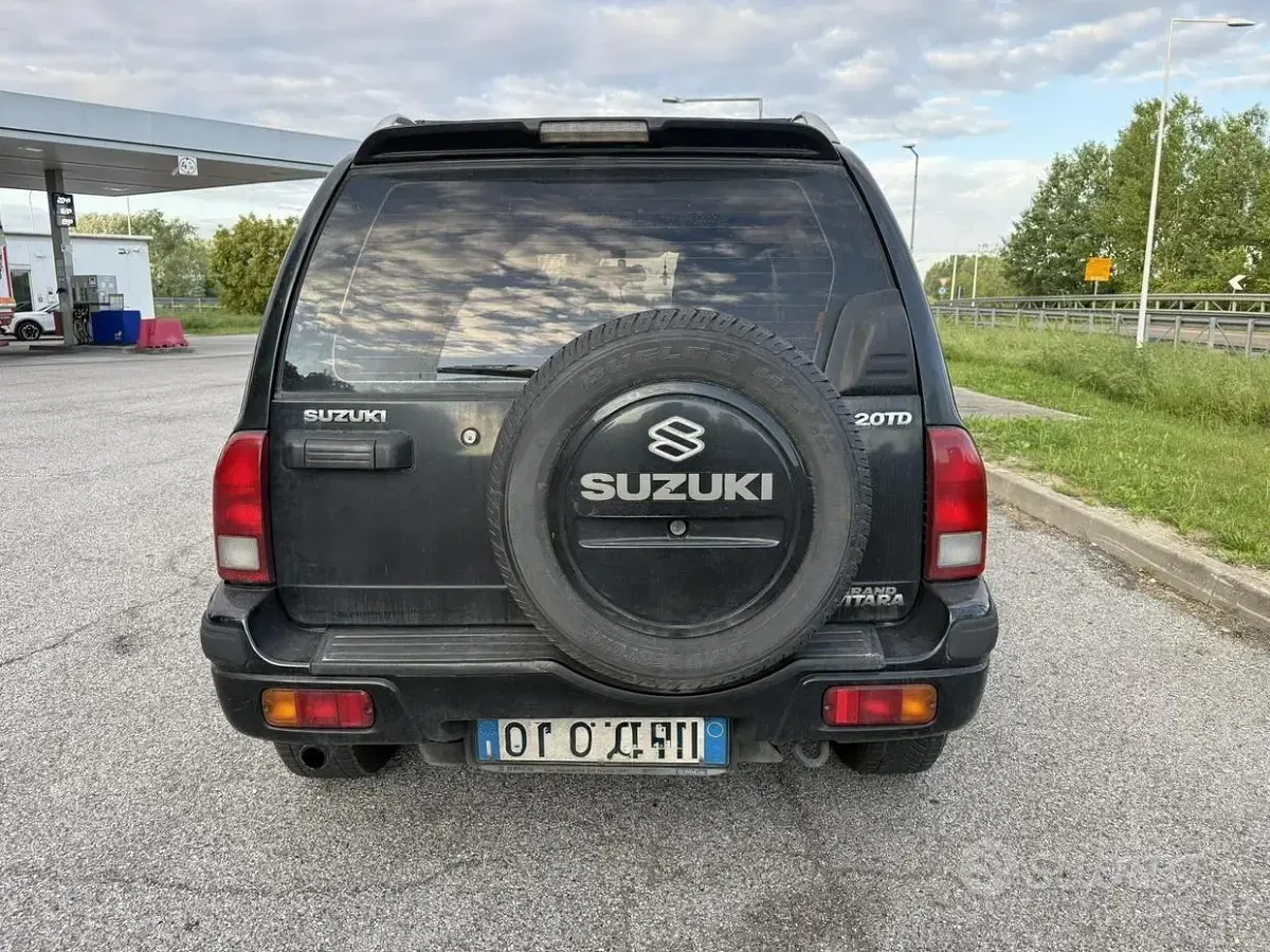 Usata Suzuki Grand Vitara 2004 Nero SUV