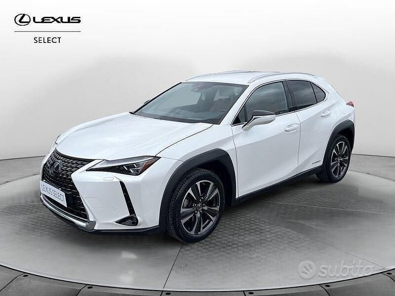 Bianco Usata 2019 Lexus UX 250h Luxury Line SUV | 21.900 € (Buon prezzo) - Immagine 1/4