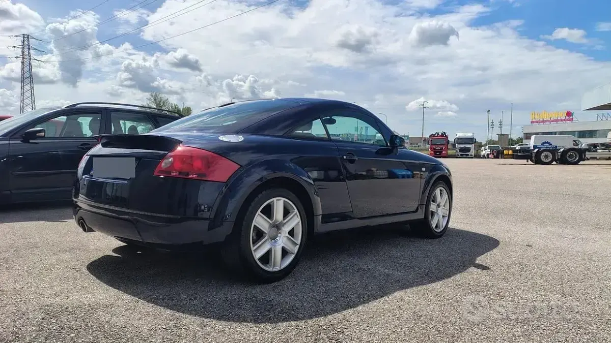 Usata Audi TT 179 CV (131 kW) 2003 Blu Coupé