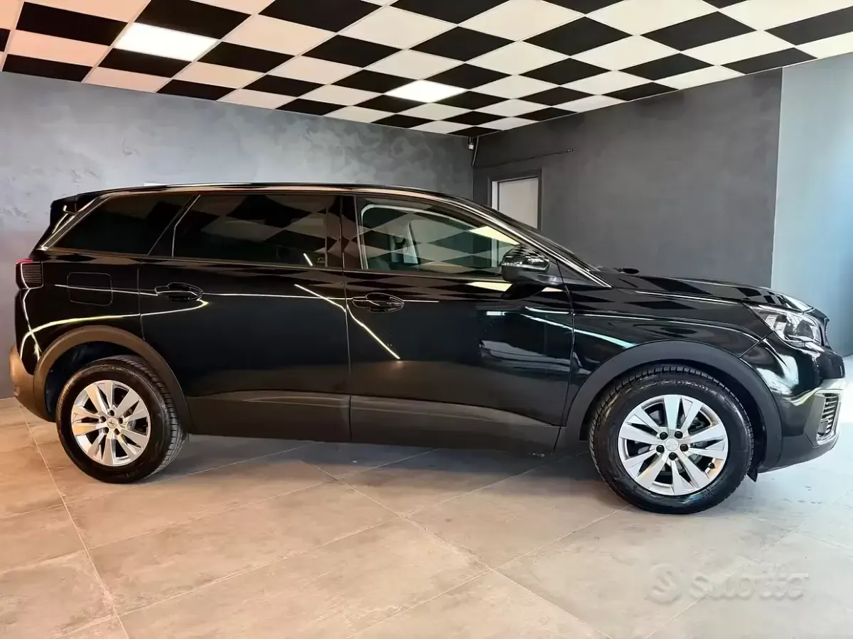 Usata Peugeot 5008 Business-Line 131 CV (96 kW) 2019 Nero SUV