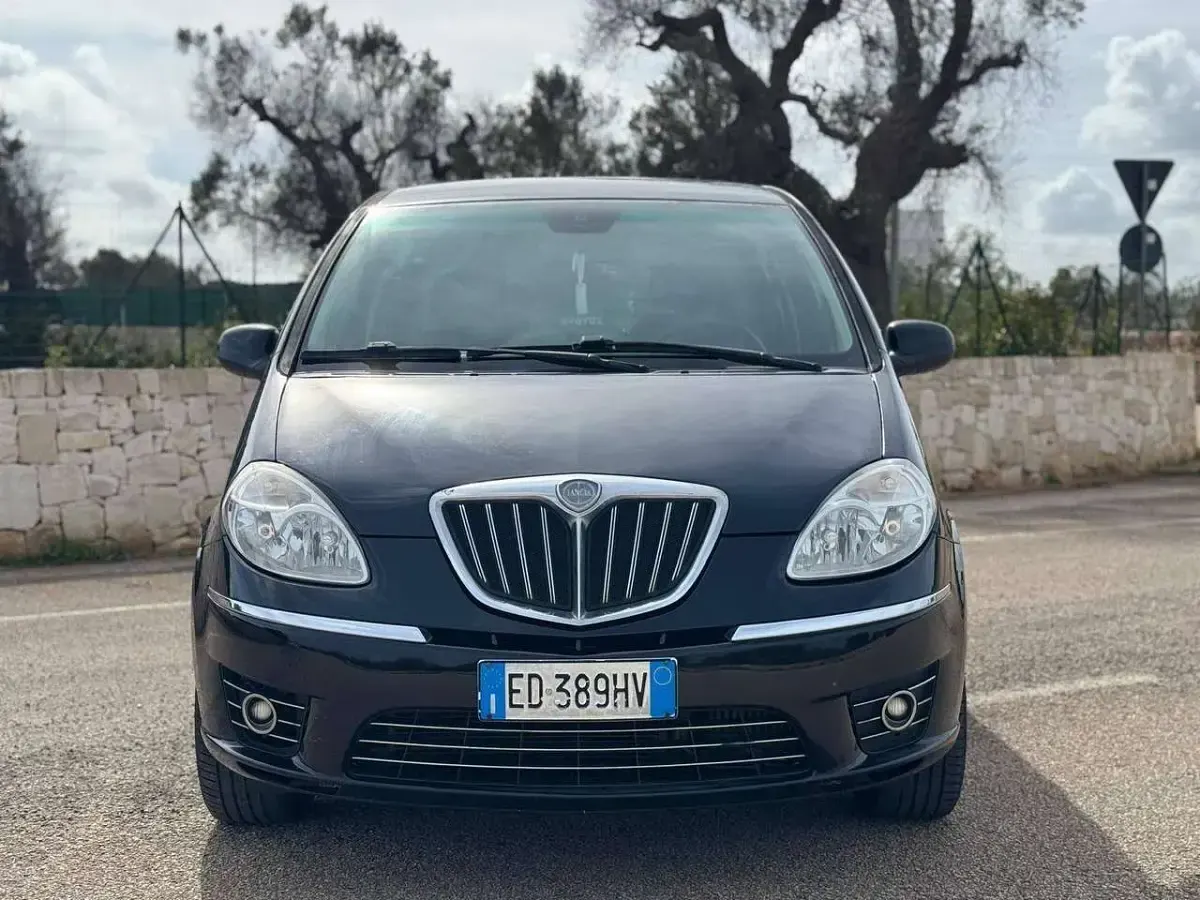 Usata Lancia Musa 95 CV (69 kW) 2010 Nero Monovolume