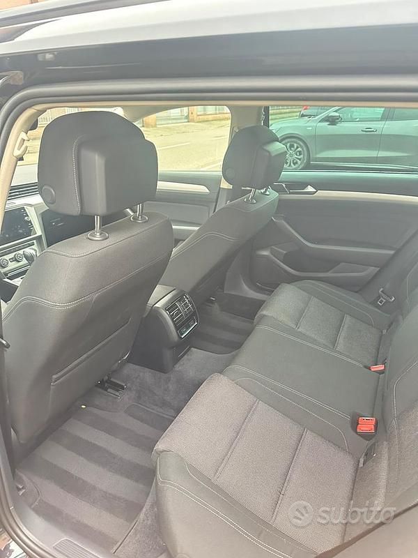 Usata VW Passat 120 CV (88 kW) 2017 Nero Station wagon