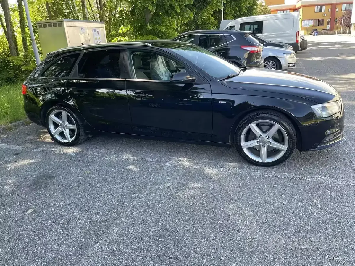 Usata Audi A4 150 CV (110 kW) 2015 Nero Station wagon