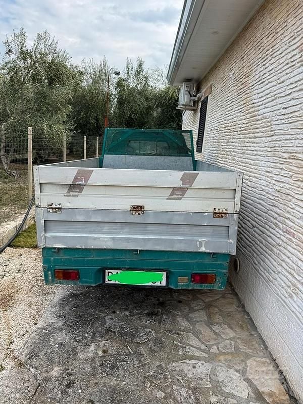 Usata Piaggio Porter 45 CV (33 kW) 1998 Verde