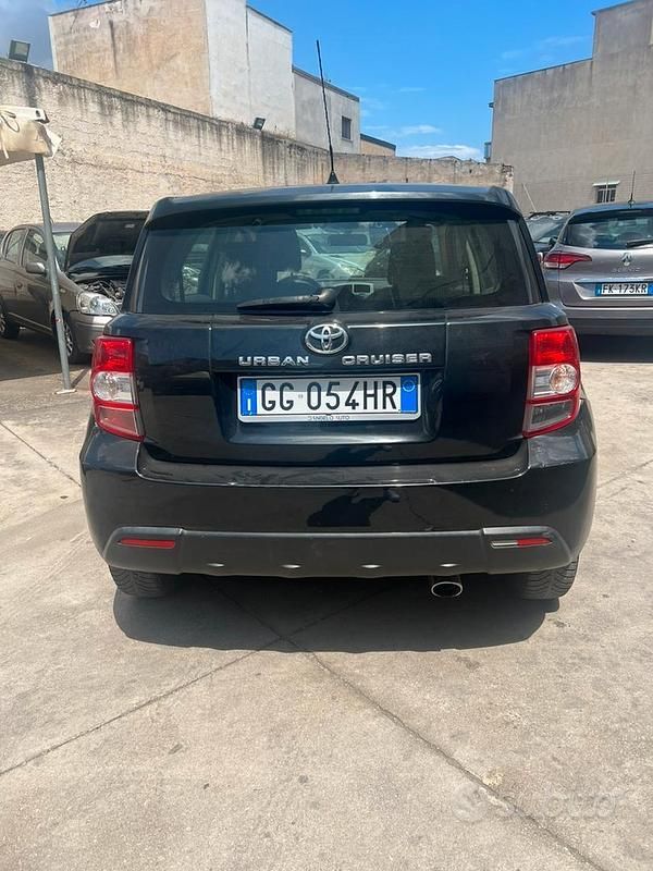 Usata Toyota Urban Cruiser 90 CV (66 kW) 2010 Nero SUV