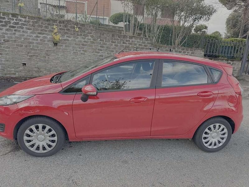 Usata Ford Fiesta 60 CV (44 kW) 2016 Rosso Berlina