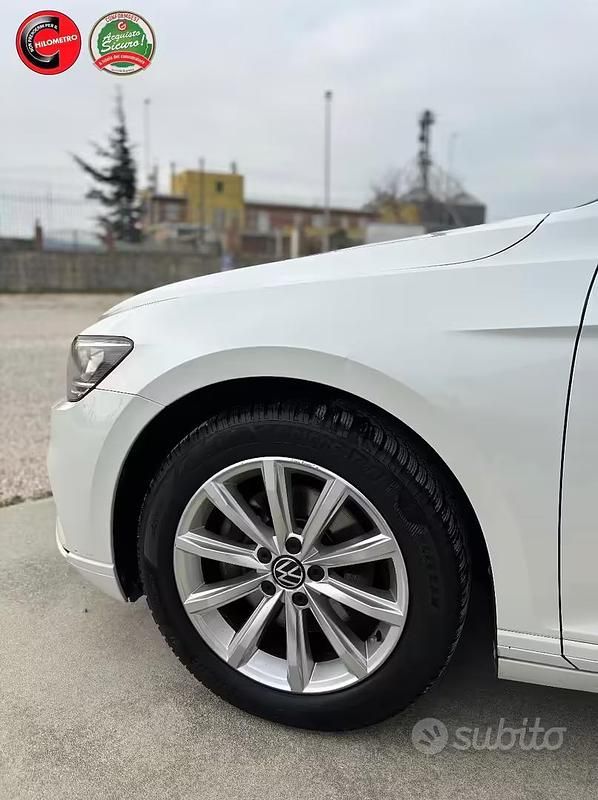 Usata VW Passat Business 122 CV (89 kW) 2021 Bianco Station wagon