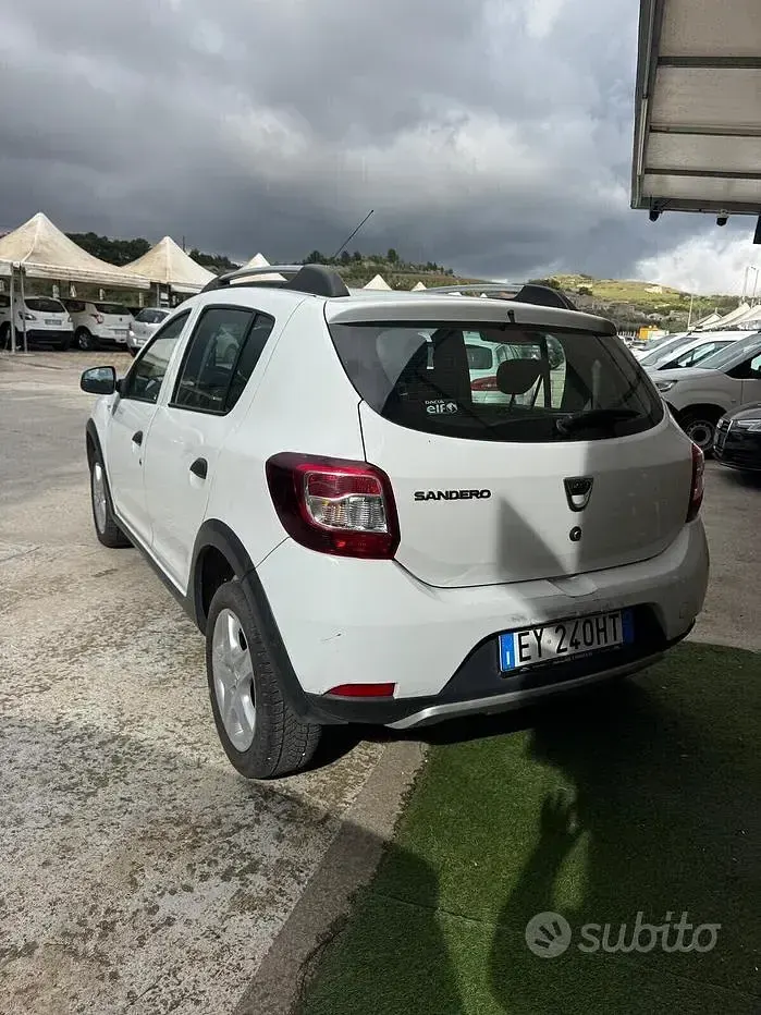 Usata Dacia Sandero Prestige 90 CV (66 kW) 2015 Bianco SUV