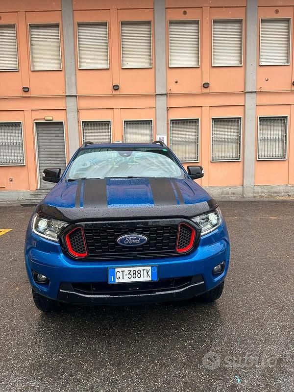 Usata Ford Ranger 213 CV (156 kW) 2022 Blu Pick-up