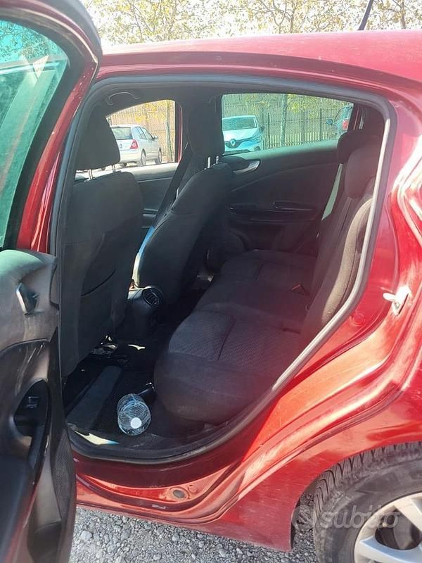 Usata Alfa Romeo Giulietta 120 CV (88 kW) 2012 Rosso Utilitaria