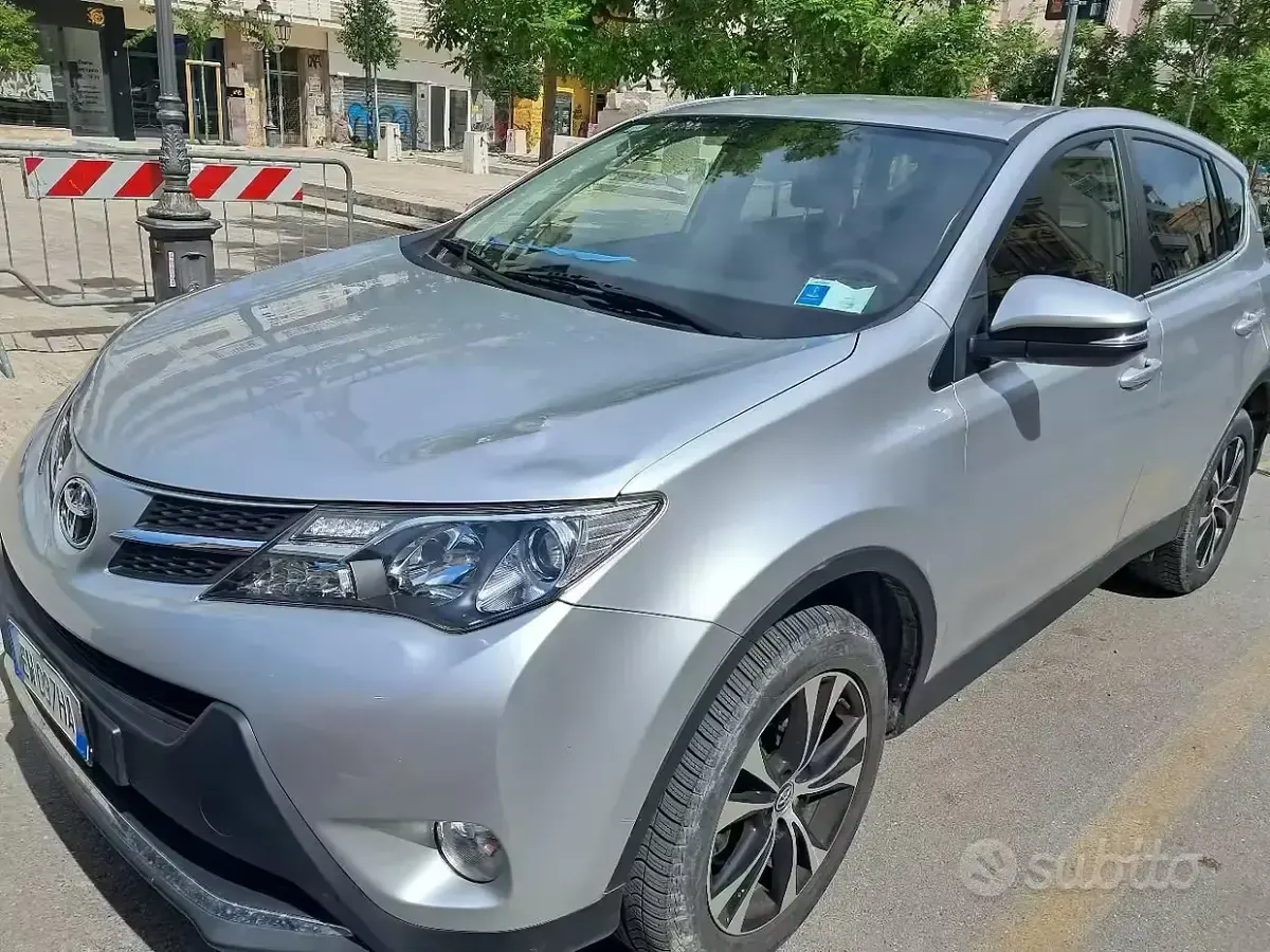 Usata Toyota RAV4 124 CV (91 kW) 2014 Grigio SUV