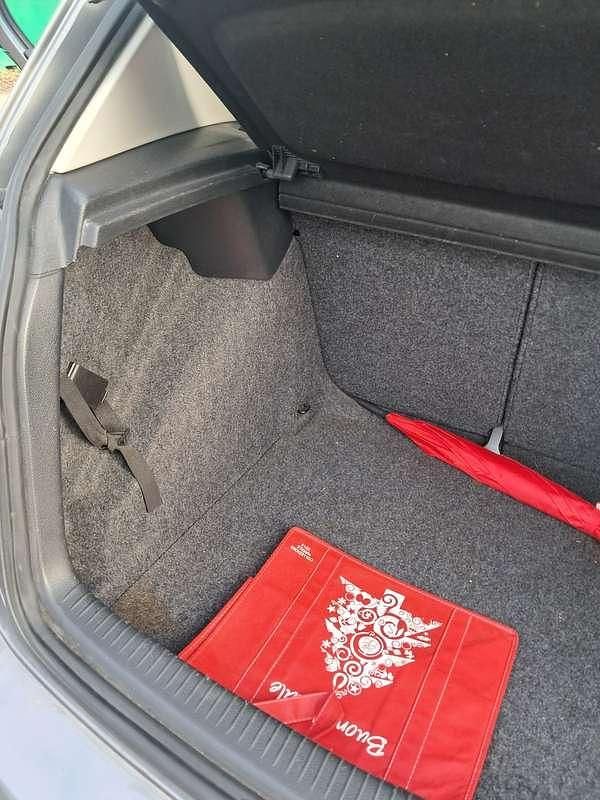 Usata VW Golf VI Trendline 105 CV (77 kW) 2010 Utilitaria