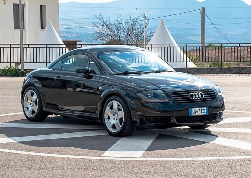 Usata Audi TT 225 CV (165 kW) 2000 Nero Coupé