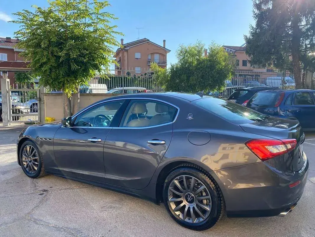 Usata Maserati Ghibli 250 CV (183 kW) 2015 Grigio Berlina