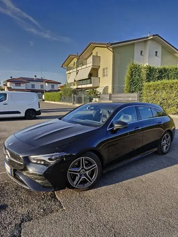 Usata Mercedes CLA200 Shooting Brake AMG Line Premium Plus 163 CV (119 kW) 2024 Station wagon