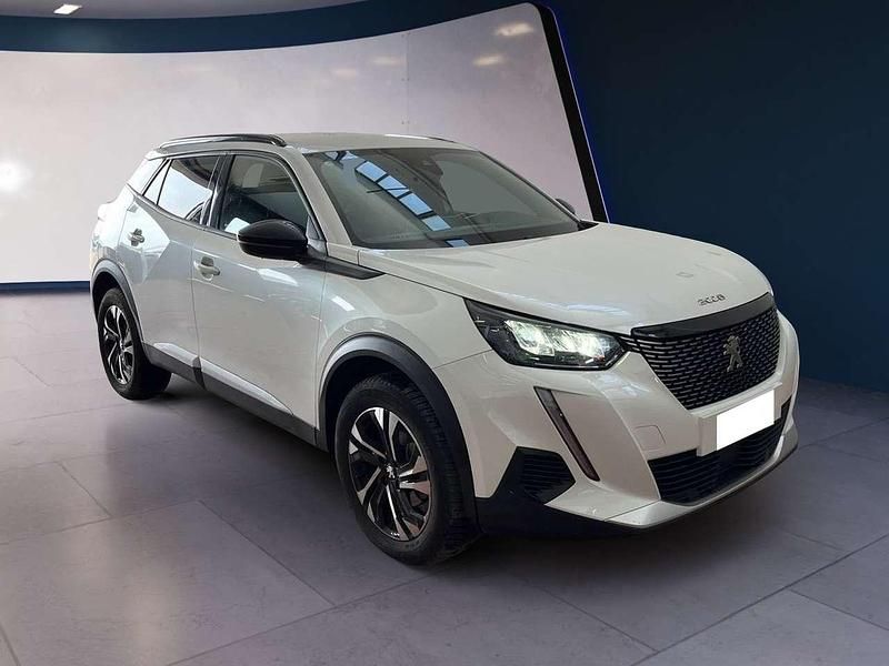 Usata Peugeot 2008 Allure 102 CV (75 kW) 2023 Bianco SUV