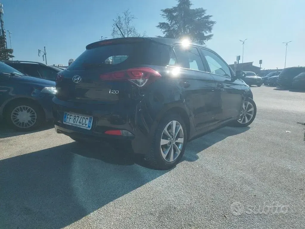 Usata Hyundai i20 75 CV (55 kW) 2016 Nero Berlina