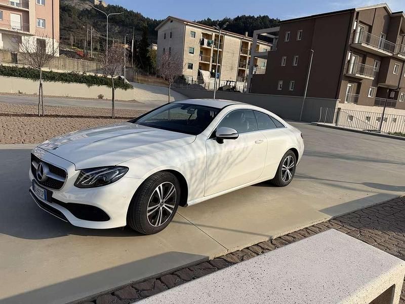 Usata Mercedes E220 Premium Plus 194 CV (142 kW) 2020 Coupé