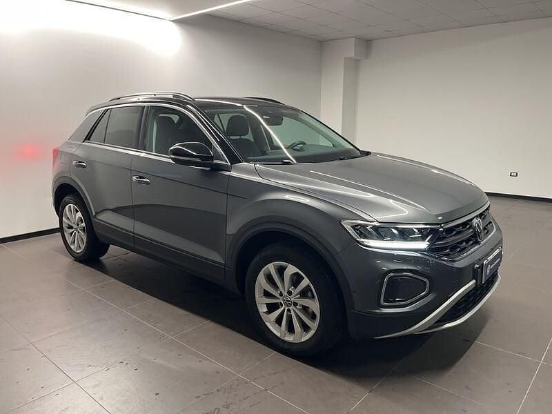 Usata VW T-Roc Life 110 CV (80 kW) 2024 Grigio SUV