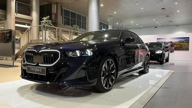 Usata BMW i5 Comfort Edition 250 kW (340 CV) 2024 Nero Berlina