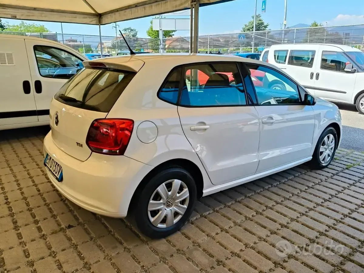 Usata VW Polo Trendline 75 CV (55 kW) 2012 Bianco Utilitaria