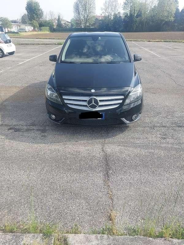 Usata Mercedes B180 Executive 109 CV (80 kW) 2013 Utilitaria