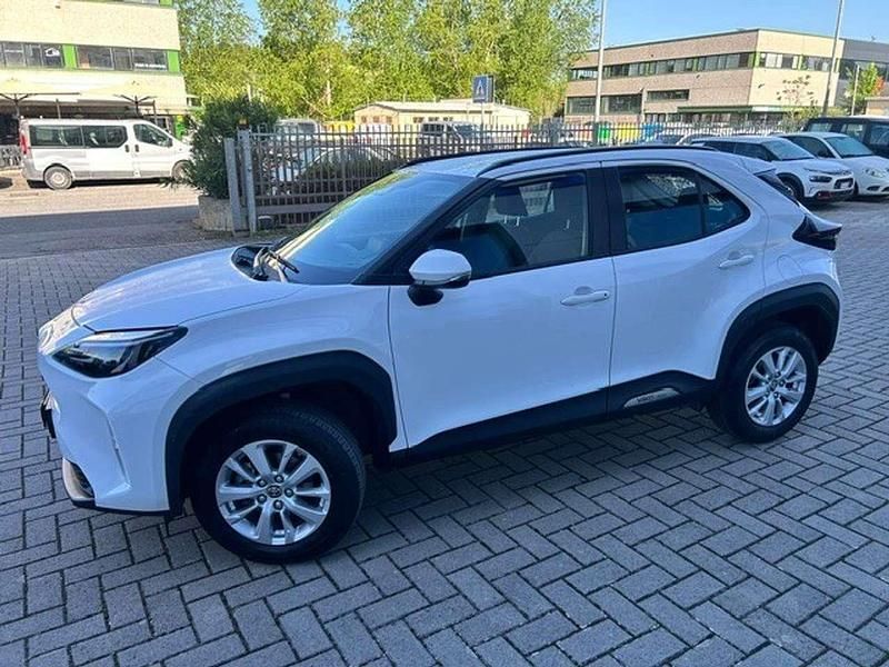 Usata Toyota Yaris Cross Active 92 CV (67 kW) 2024 Bianco SUV