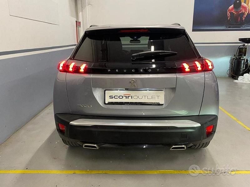 Usata Peugeot 2008 Allure 131 CV (96 kW) 2020 Grigio SUV
