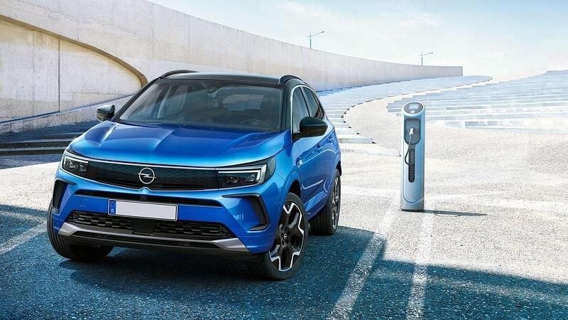 Karmin red Nuova 2025 Opel Grandland X S SUV | 28.990 € (Buon prezzo) - Immagine 1/4