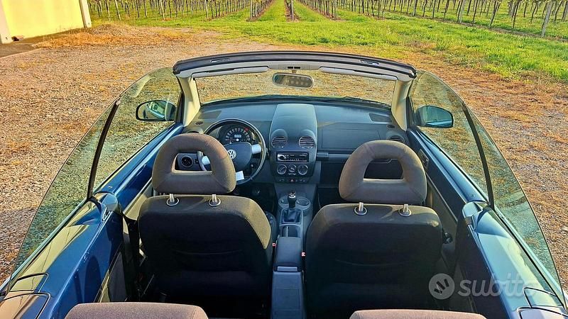 Usata VW New Beetle 75 CV (55 kW) 2003 Blu Utilitaria