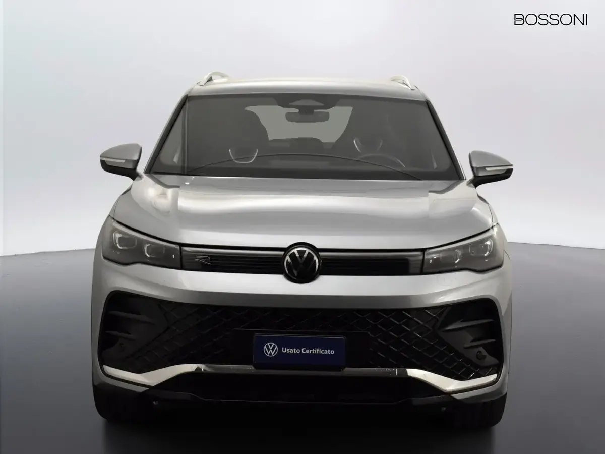 Usata VW Tiguan R-line 150 CV (110 kW) 2024 Grigio SUV