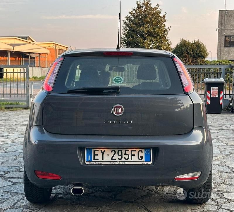 Usata Fiat Punto Lounge 2015 Grigio Berlina