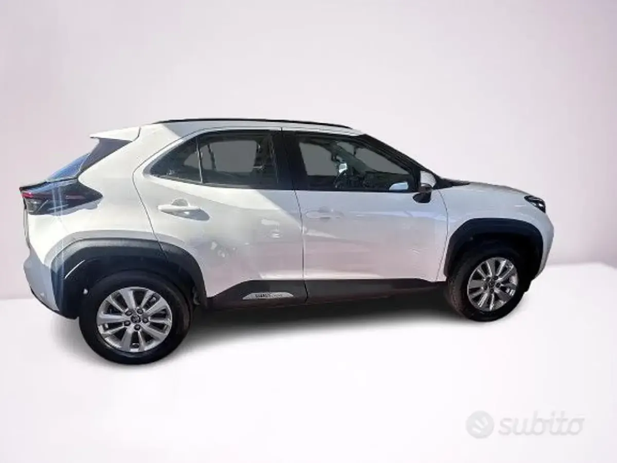 Usata Toyota Yaris Cross Active 92 CV (67 kW) 2023 Bianco SUV