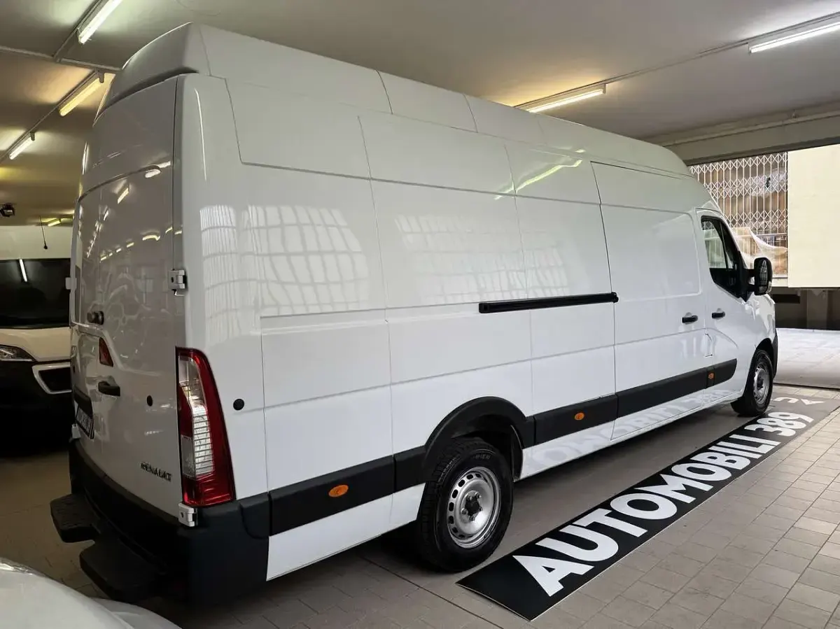 Occasion Renault Master 145 ch (106 kW) 2024 Blanc Monospace