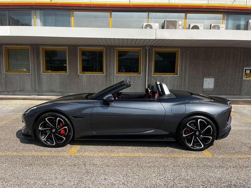 Nuova MG Cyberster 375 kW (510 CV) 2025 Grigio Cabrio