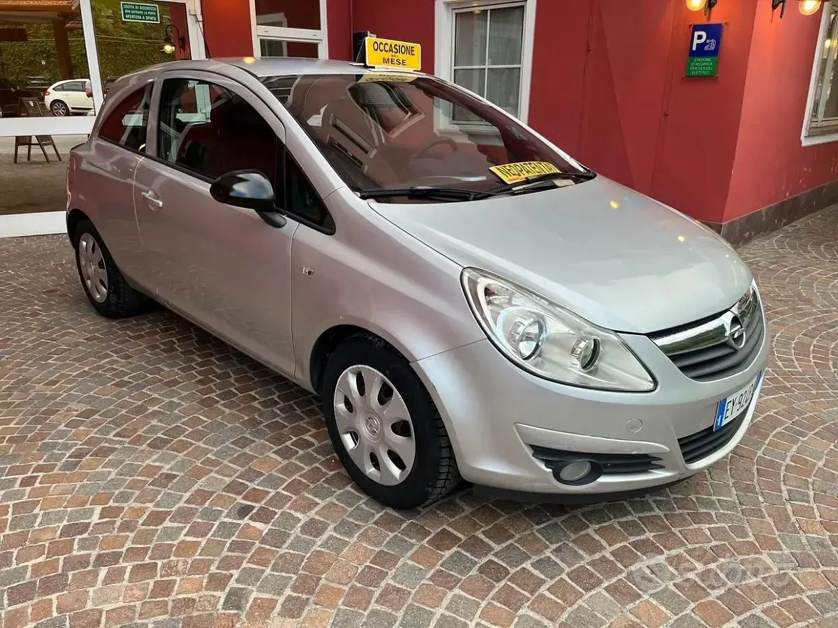 Usata Opel Corsa 75 CV (55 kW) 2009 Grigio Utilitaria