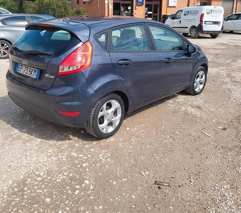 Usata Ford Fiesta 70 CV (51 kW) 2012 Utilitaria