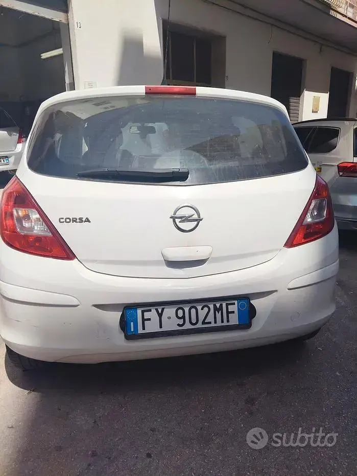 Usata Opel Corsa 86 CV (63 kW) 2012 Bianco Utilitaria