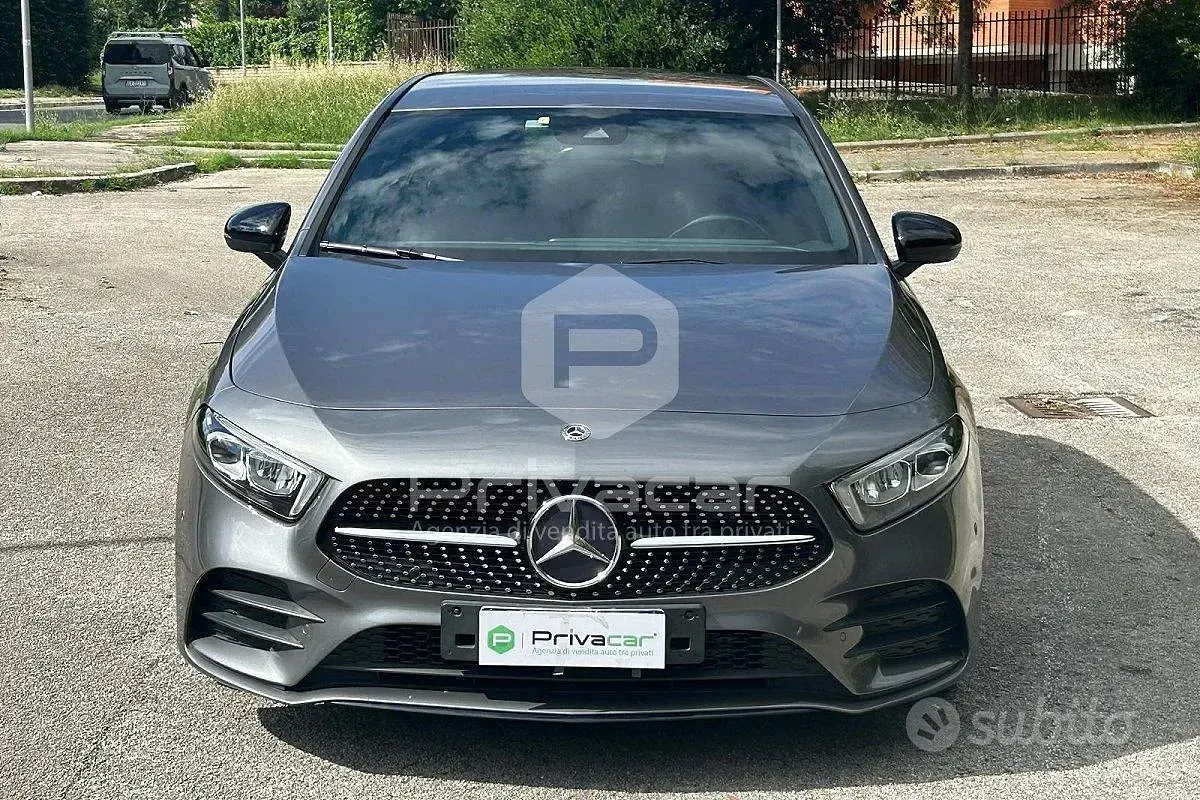Usata Mercedes A200 150 CV (110 kW) 2019 Grigio Utilitaria