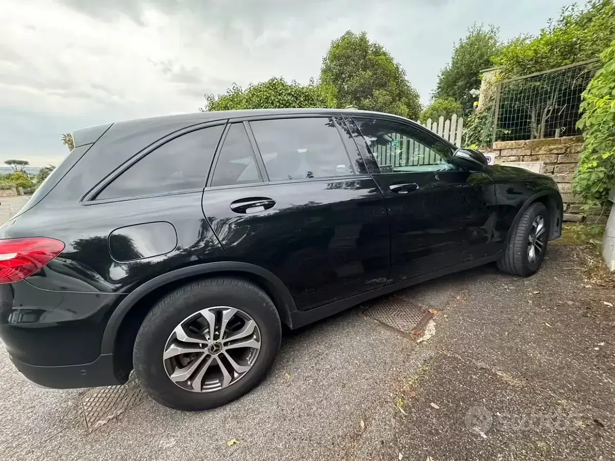 Usata Mercedes 250 211 CV (155 kW) 2018 Nero SUV